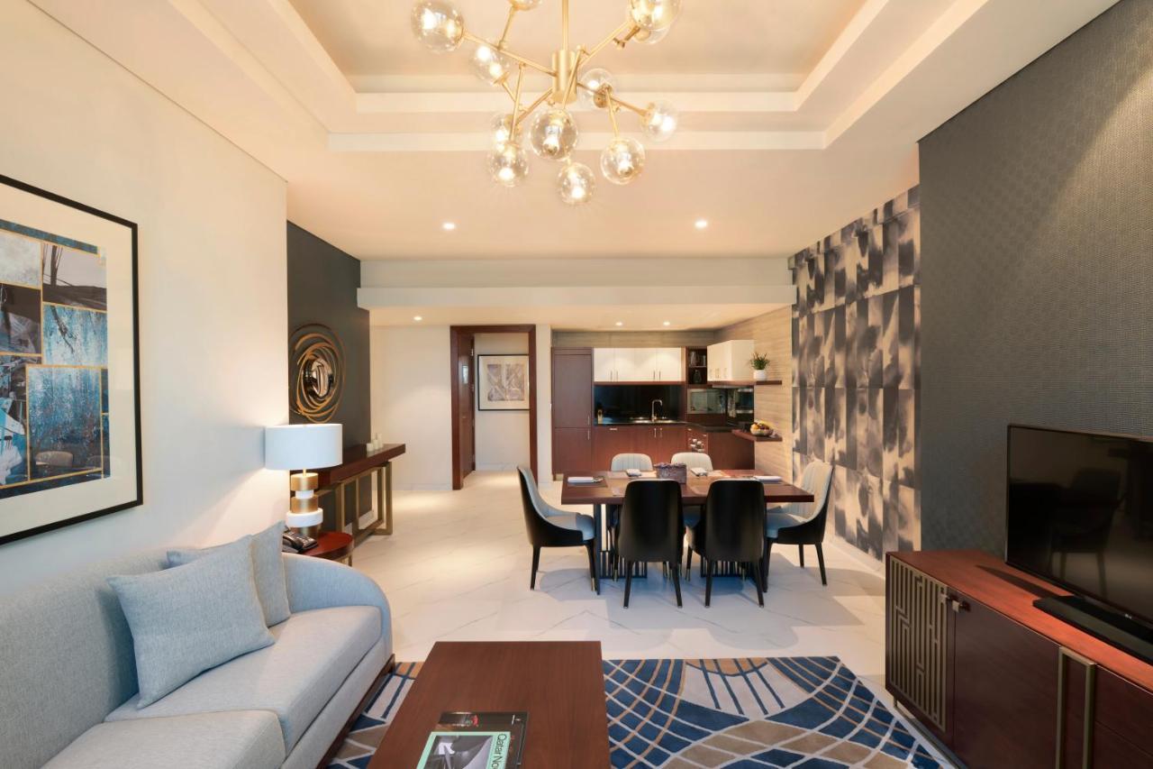 Wyndham Grand Doha West Bay Beach Exteriér fotografie A living room at the hotel